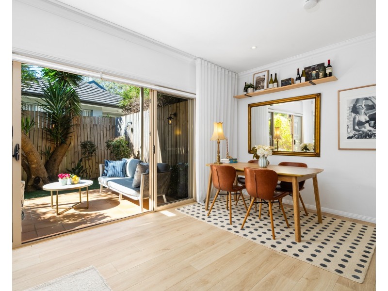 2/12 Jennie Cox Close, Erina NSW 2250