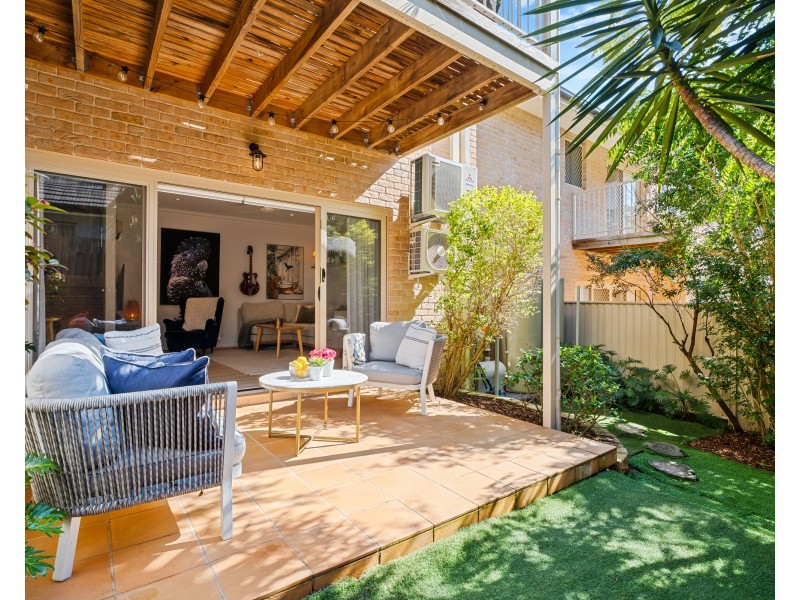 2/12 Jennie Cox Close, Erina NSW 2250