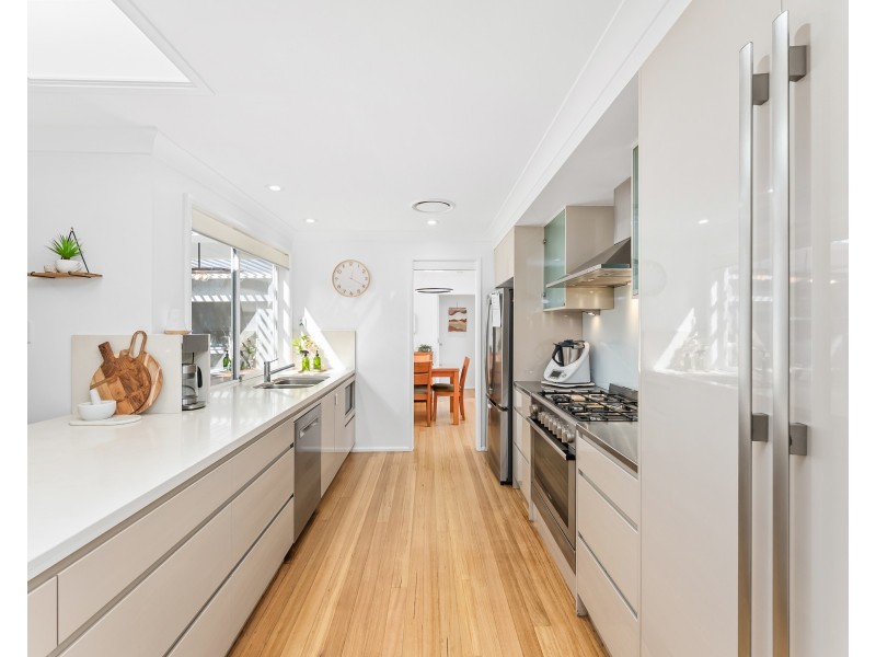 11 Narani Avenue, Niagara Park NSW 2250