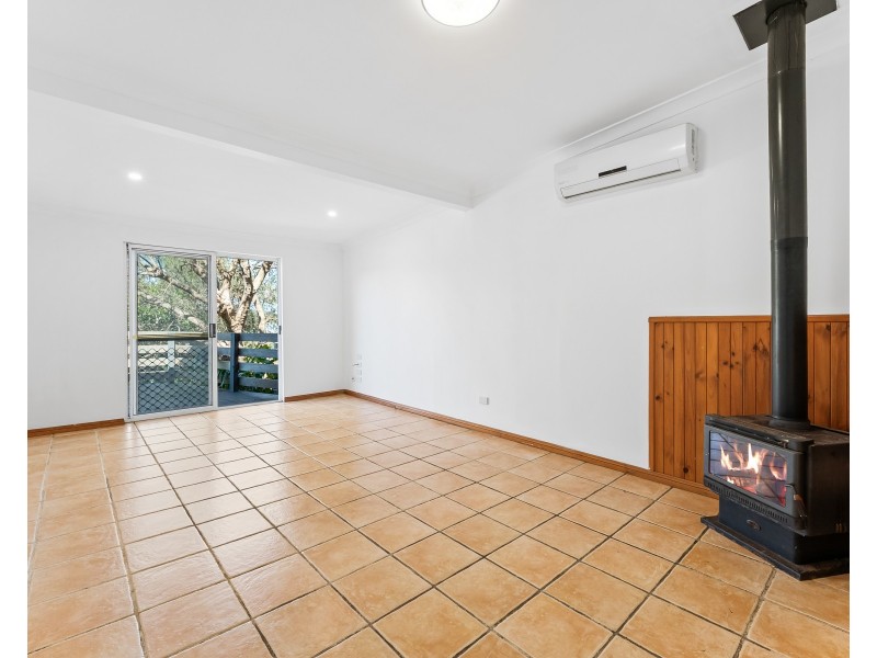 8 Oberton Street, Kincumber NSW 2251