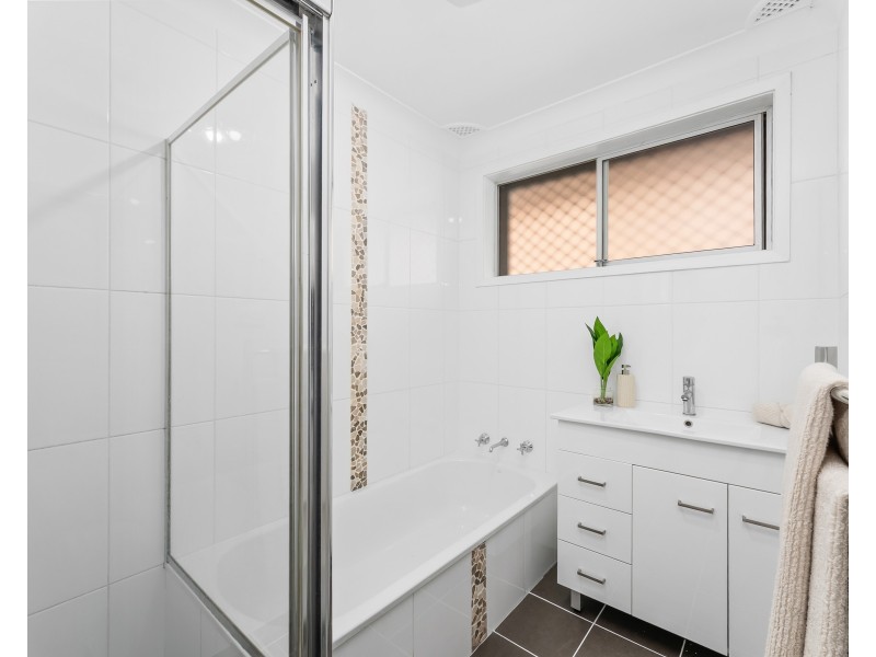 5 Beaumont Avenue, Wyoming NSW 2250