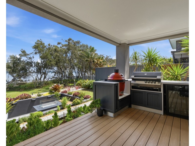 6 Yellawa Close, The Entrance North NSW 2261