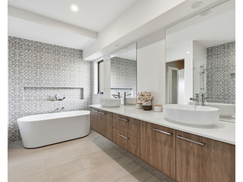 6 Yellawa Close, The Entrance North NSW 2261