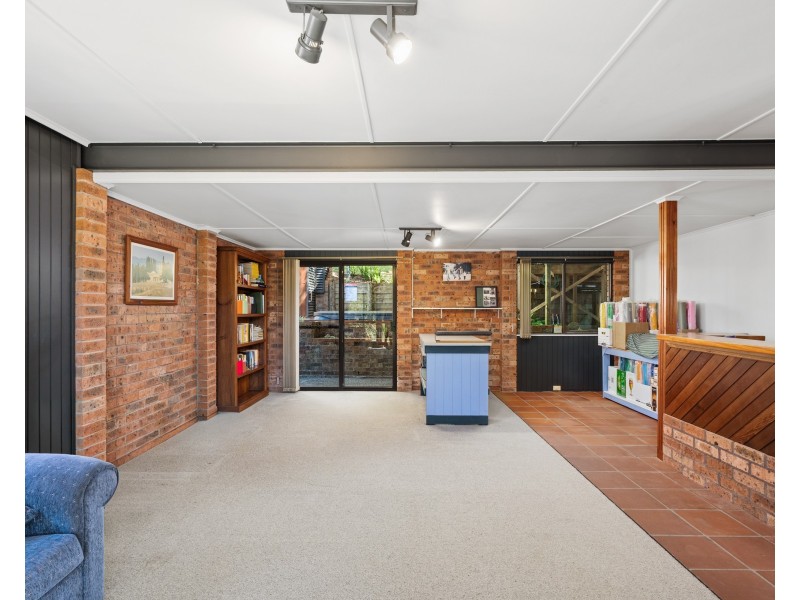 9 Woodview Road, Springfield NSW 2250