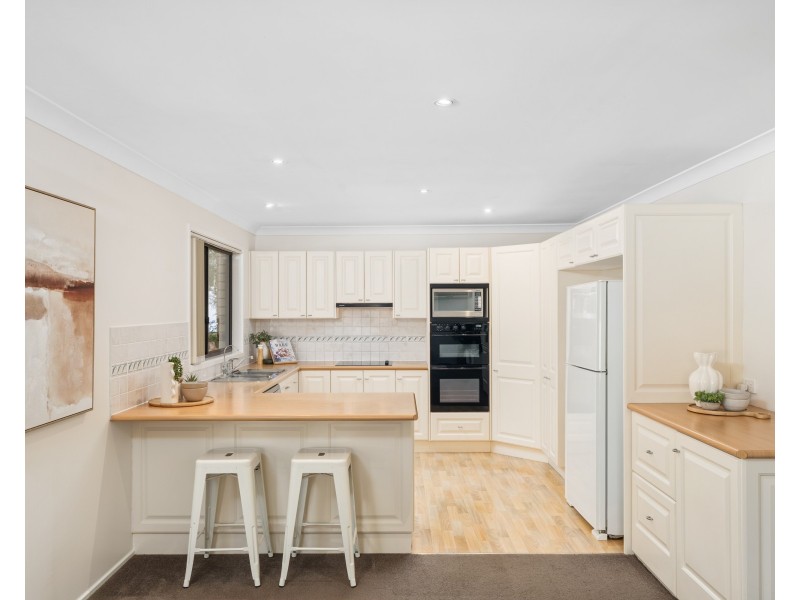 8 Bottlebrush Close, Wyoming NSW 2250