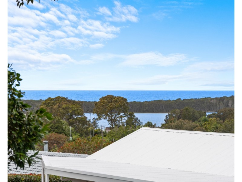 11 Braemar Drive, Wamberal NSW 2260