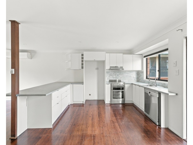 8 Holland Close, Springfield NSW 2250