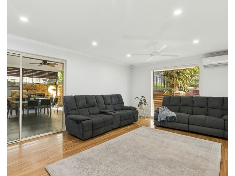 6 Karen Close, Lisarow NSW 2250