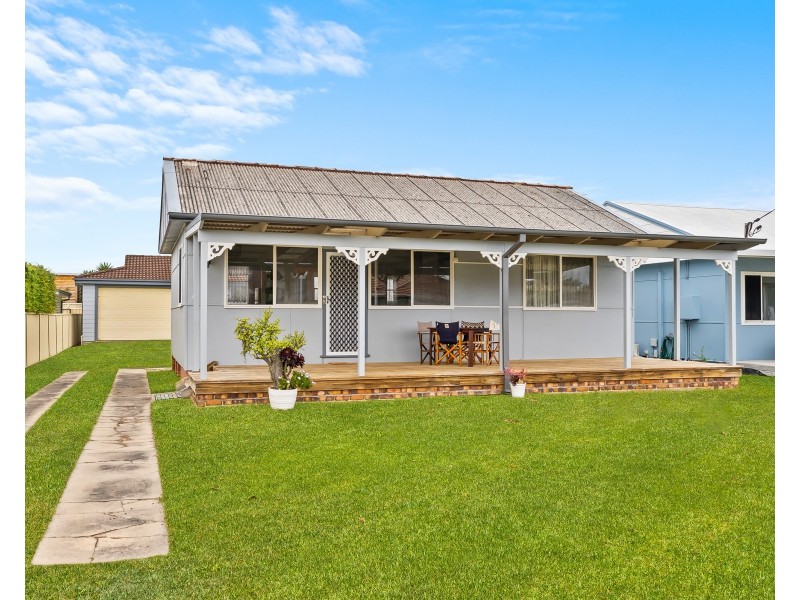 33 Bondi Road, The Entrance North NSW 2261