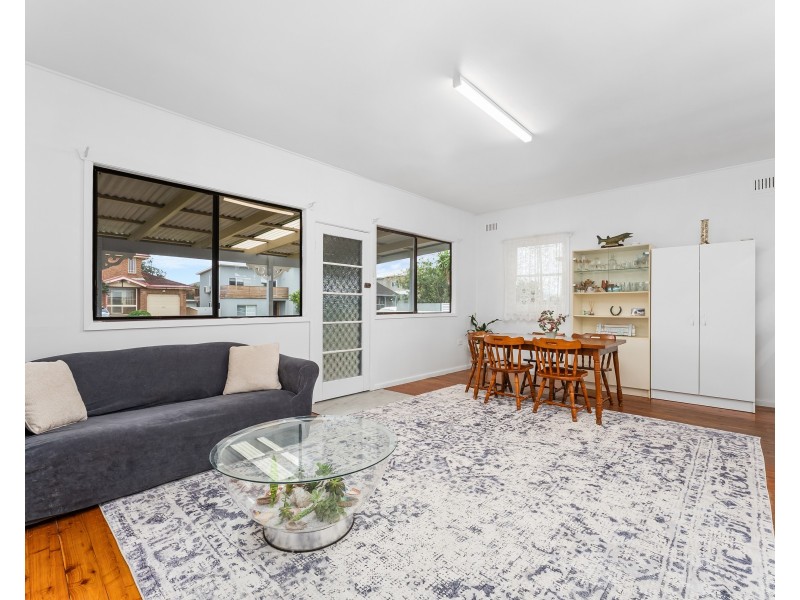 33 Bondi Road, The Entrance North NSW 2261