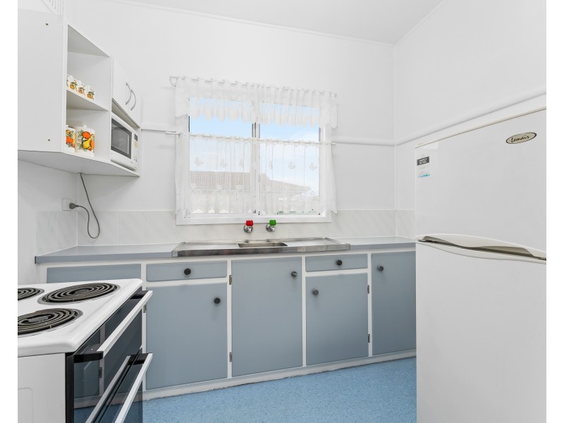 33 Bondi Road, The Entrance North NSW 2261