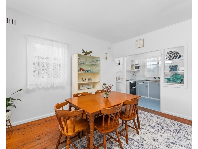 33 Bondi Road, The Entrance North NSW 2261