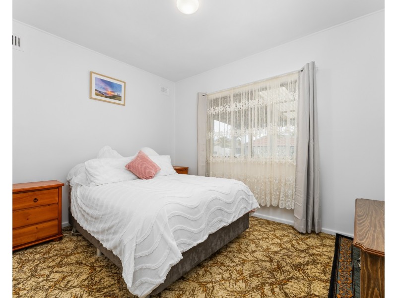 33 Bondi Road, The Entrance North NSW 2261