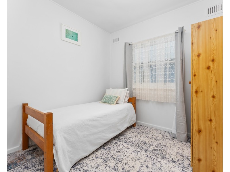 33 Bondi Road, The Entrance North NSW 2261