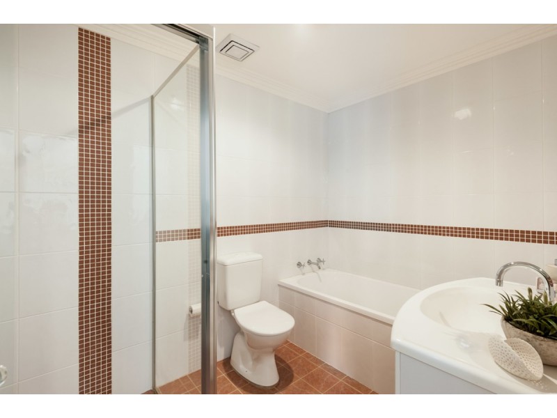 2/4 St George Street, Gosford NSW 2250