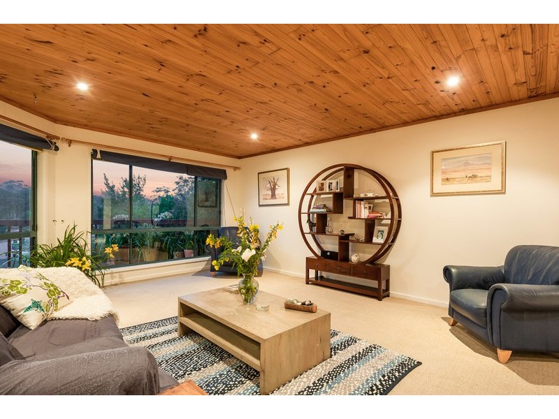 11 Stewart Brougham Close, Lisarow NSW 2250