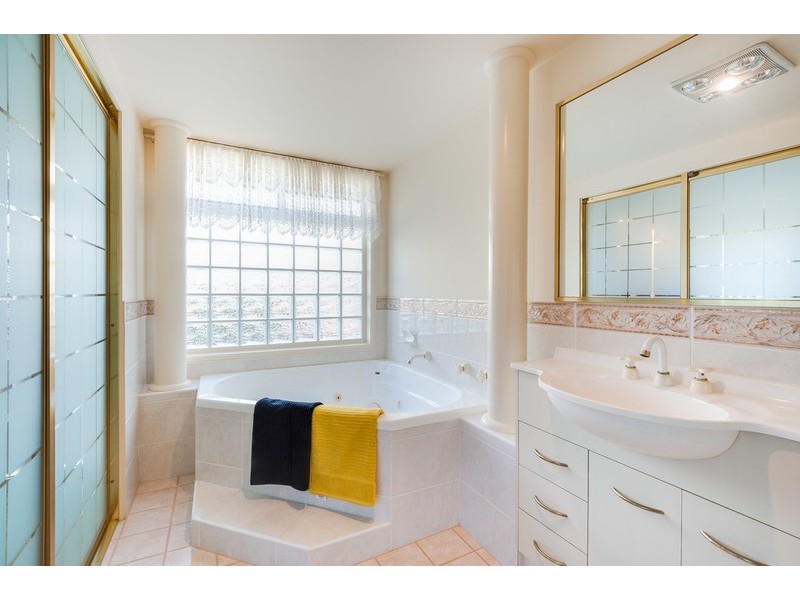 57 Thames Drive, Erina NSW 2250