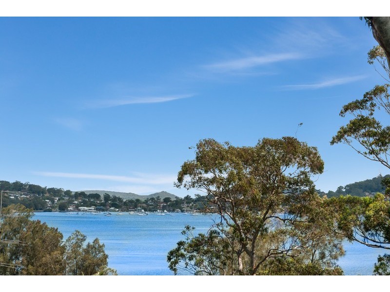 12 Lexington Parade, Green Point NSW 2251