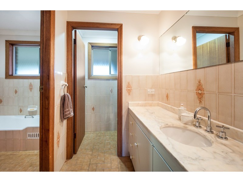 12 Lexington Parade, Green Point NSW 2251