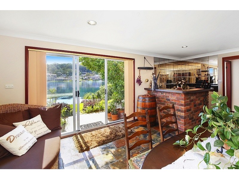 18 Long Arm Parade, St Huberts Island NSW 2257