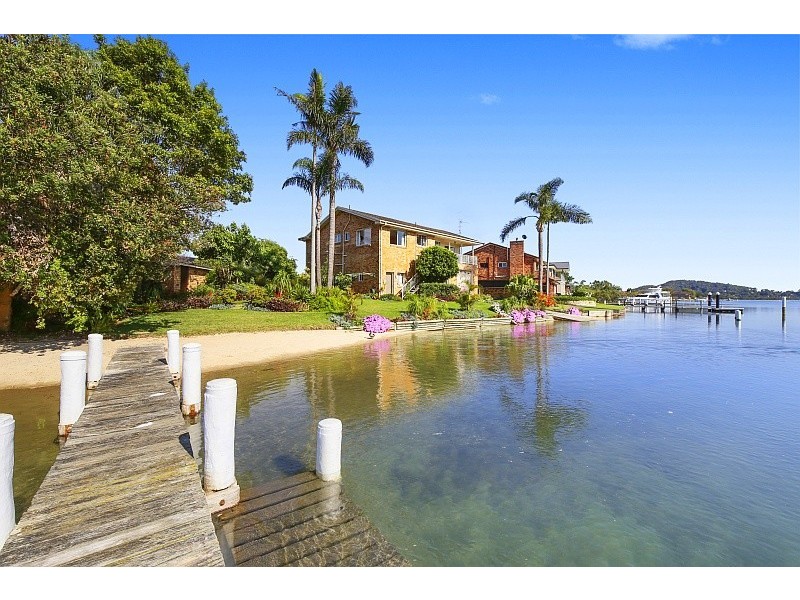 18 Long Arm Parade, St Huberts Island NSW 2257