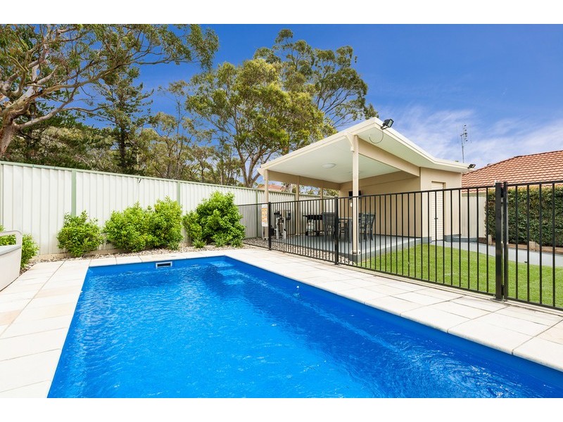 13 Jeniwa Close, Kariong NSW 2250