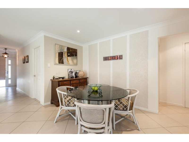 2/18 Jennie Cox Close, Erina NSW 2250