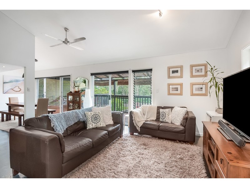 89 Chamberlain Road, Wyoming NSW 2250