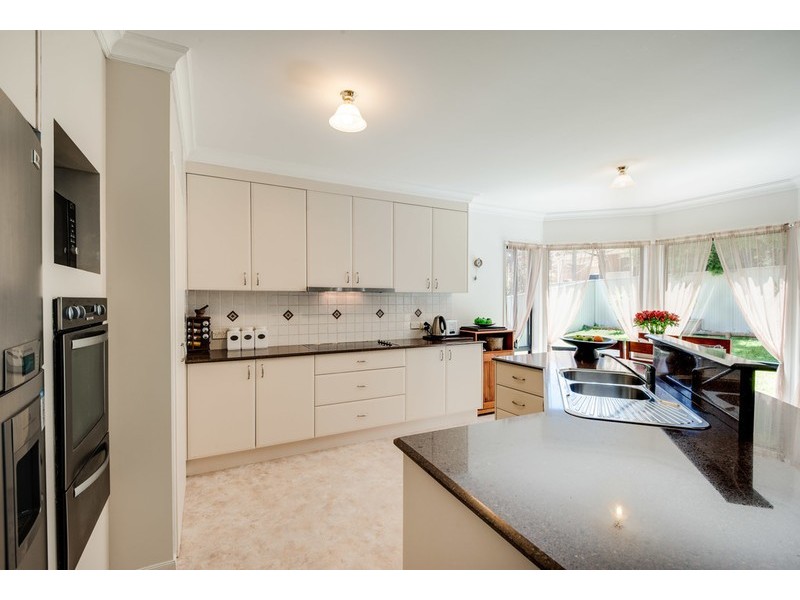 6 Woolybutt Crescent, Erina NSW 2250