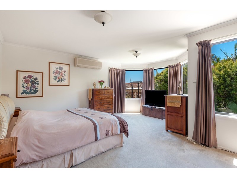 6 Woolybutt Crescent, Erina NSW 2250