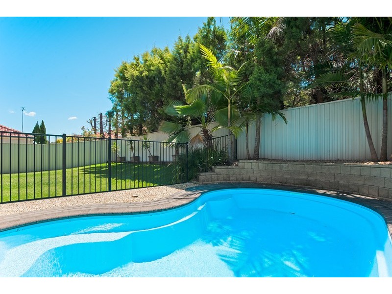 6 Woolybutt Crescent, Erina NSW 2250