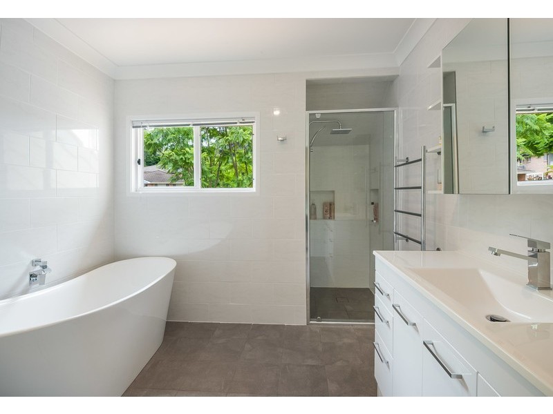 1 Crestside Close, Terrigal NSW 2260
