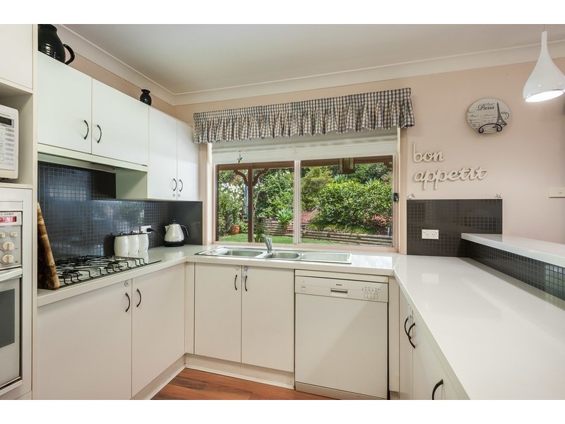 5 Wixstead Close, Point Clare NSW 2250