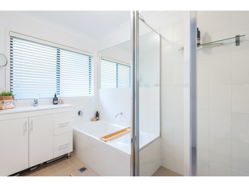 32 Masefield Avenue, Bateau Bay NSW 2261