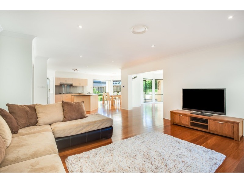 8 Jean Marie Crescent, Erina NSW 2250