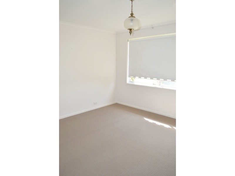 2 Garden Grove, Bateau Bay NSW 2261