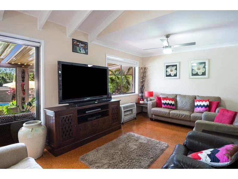 2 Childs Close, Green Point NSW 2251