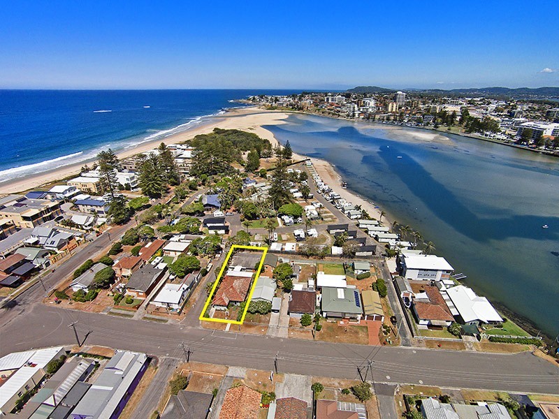 11 Hargraves Street, The Entrance North NSW 2261