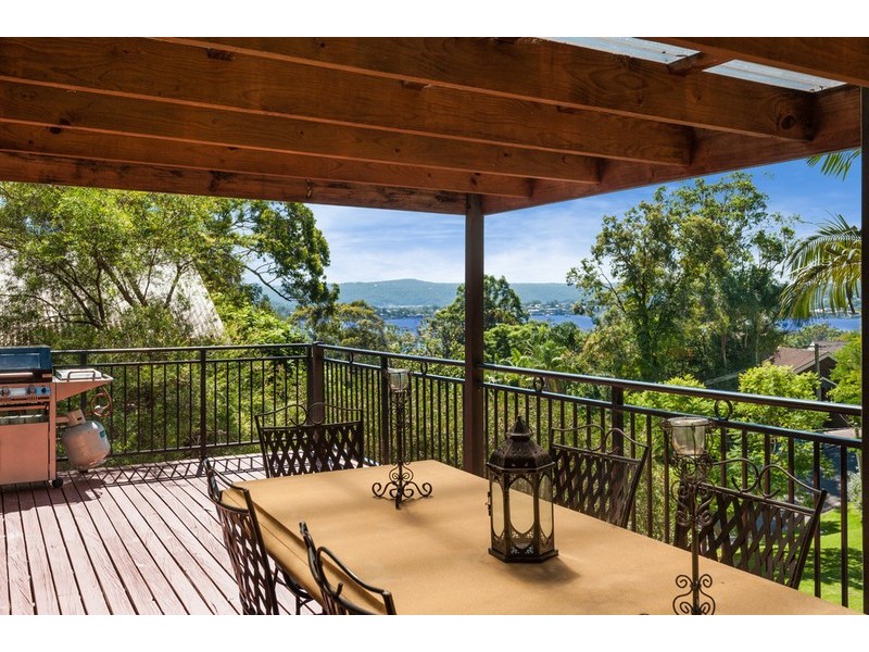 5 Leonie Parade, Green Point NSW 2251