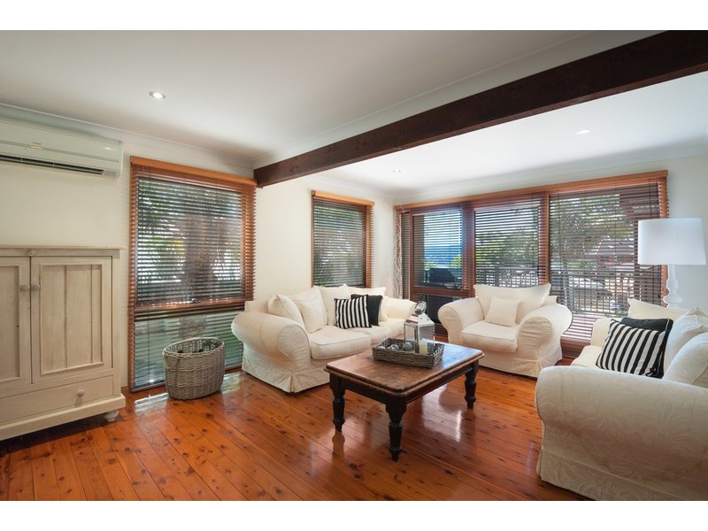 5 Leonie Parade, Green Point NSW 2251