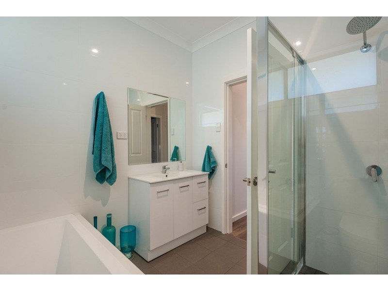 20 Orana Street, Green Point NSW 2251