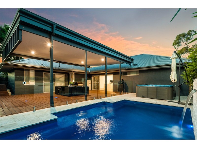 20 Orana Street, Green Point NSW 2251