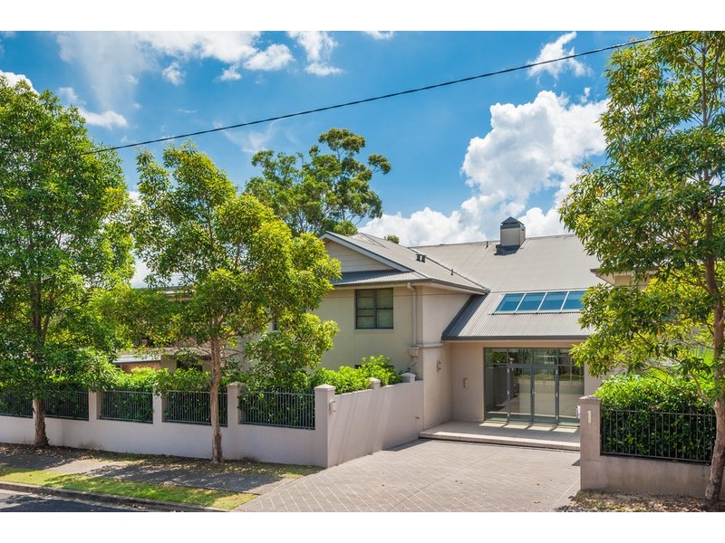 2/1 Creighton Lane, Point Frederick NSW 2250