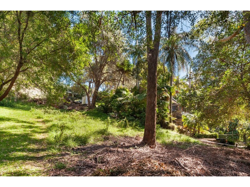 8 Harcourt Place, North Avoca NSW 2260