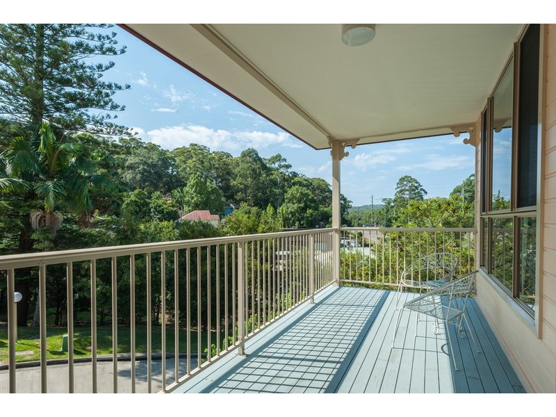 34 Railway Crescent, Lisarow NSW 2250