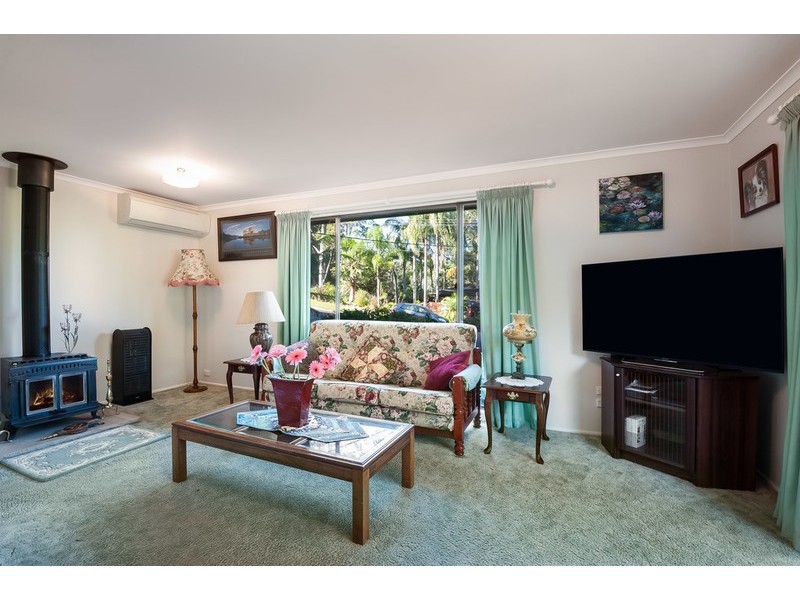 27 Rainforest Road, Wyoming NSW 2250