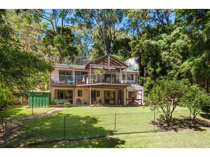 92 Lake Shore Drive, North Avoca NSW 2260