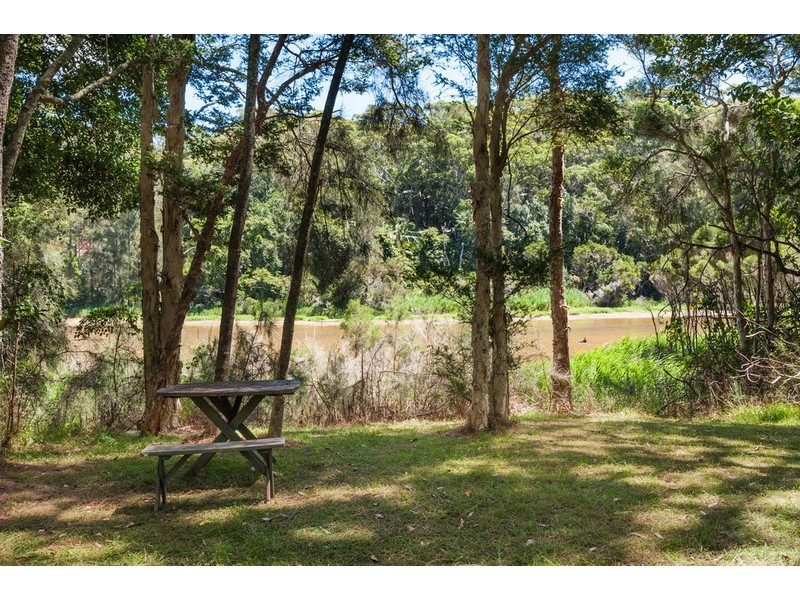 92 Lake Shore Drive, North Avoca NSW 2260