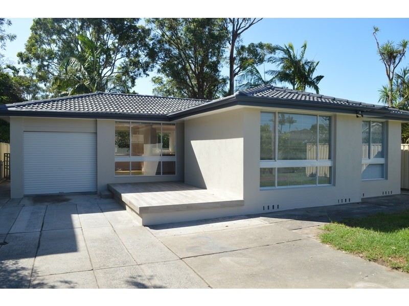 11 Buckingham Street, Berkeley Vale NSW 2261