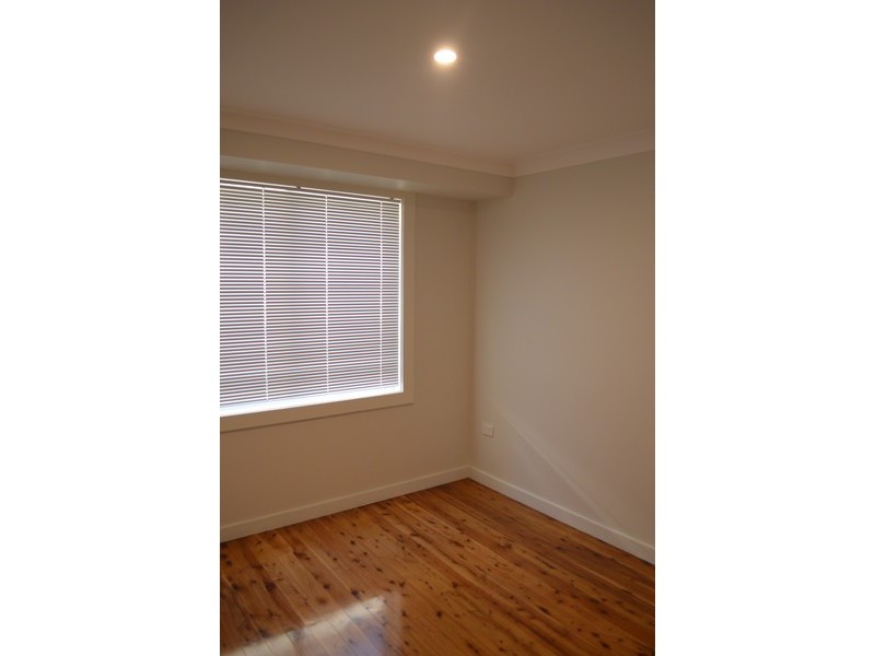 11 Buckingham Street, Berkeley Vale NSW 2261